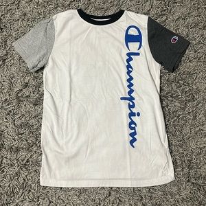 2/$10 ⚡️ Champion Tshirt Boys M